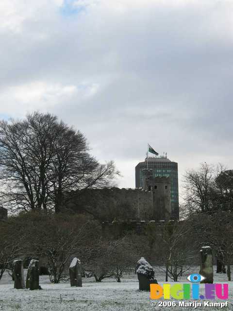 16586 Cardiff castle in the snow